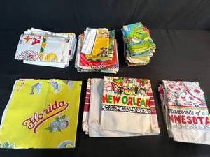 lot 222 image: Collection of Vintage State and Travel Souvenir Linen Tea Towels
