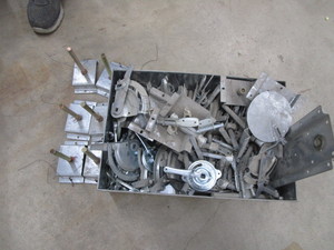 lot 281 image: Damper Quadrant Kits, Shaft Extensions, Actuator Brackets