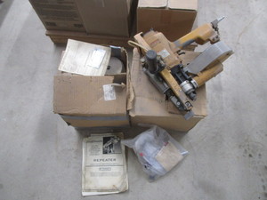 lot 311 image: Ductmate Repeater wScrews & Gun Re-build Kit