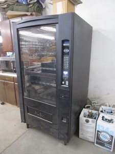 lot 6 image: Refrigerated Vending Machine (needs work)