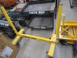 lot 8 image: Sheetrock Stand