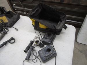 lot 24 image: DeWalt 18v Chargers & Bag