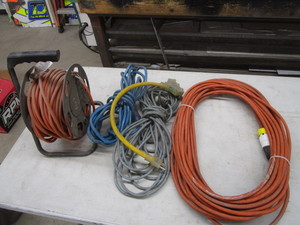 lot 28 image: Extension Chords