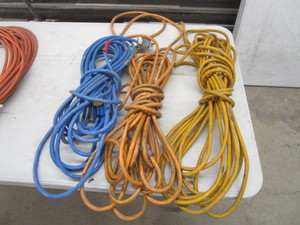 lot 29 image: Extension Chords