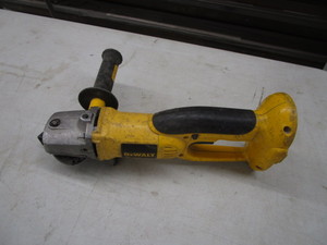lot 38 image: DeWalt 18v Angle Grinder