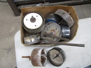 lot 67 image: Large Hole Saws & Extensions