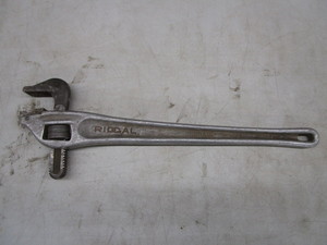 lot 150 image: Ridgal 24 90 Pipe Wrench