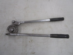 lot 158 image: 12 Tubing Bender