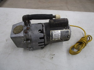 lot 187 image: Vacuum Pump