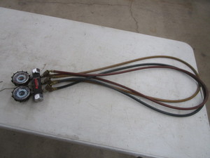 lot 193 image: Refrigerant Charging Manifold Gauge & Hose Set
