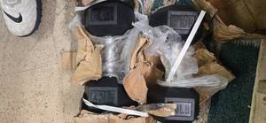 lot 1 image: A lot of a Pair of 40LB Rubber Hex Dumbbells ( NEW)