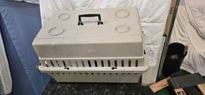 lot 120 image: Dog Crate (USED) Dimension 24l x17W x14H