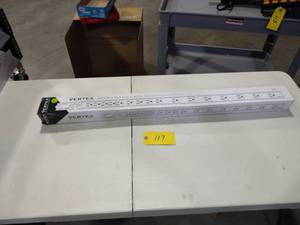 lot 117 image: Vertex Power Strip, VT-EXT16...