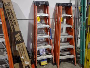 lot 569 image: Werner 6 Fiberglass Step Ladder...