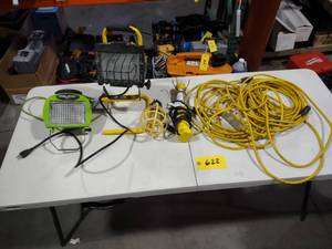 lot 622 image: (3) H.D. Extension Cords & Work lig...