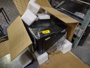 lot 668 image: Strong SR-WMS-10U AV Wall Mount Rac...