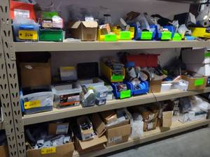 lot 807 image: Contents of Shelf Including Hardwar...