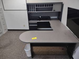 lot 821 image: Desk, Credenza, Book Shelf, (2) Fil...