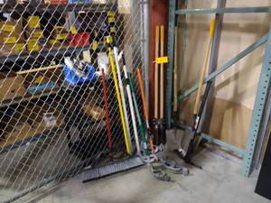 lot 827 image: Assorted Tools...