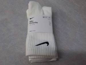 lot 15 image: 3 pair NIKE Everyday White Socks W ...