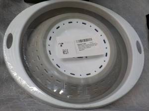 lot 24 image: Collapsible Colander and Stainer 5 ...