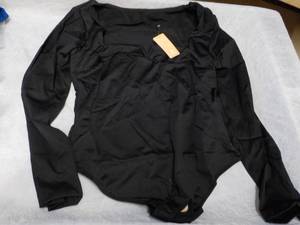 lot 28 image: Feelin Girl size ML Tummy Shaper ...