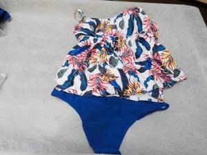 lot 30 image: 2 pc Womens size M Swimsuit from A...