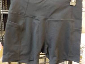 lot 56 image: Baloaf size M Shorts with Pockets ...