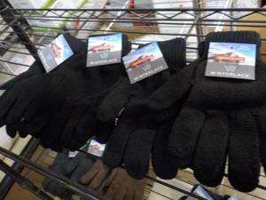 lot 64 image: 4 pair Winterplace Glove Set...