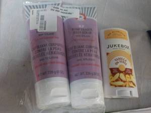 lot 116 image: 2 Tubes Body Scrub and Juke Box Nat...