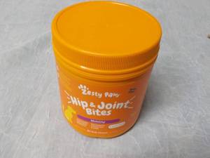 lot 143 image: Zesty Paws Hip and Joint Bites...