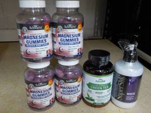 lot 176 image: Magnesium Gummies, Green Tea and Su...