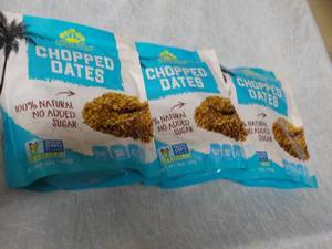 lot 192 image: 12 pair White Wear Proof Athletic S...