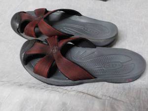 lot 186 image: Keen mens Sandals -looks like size...