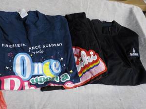 lot 189 image: 3 Tops...