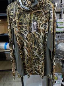 lot 191 image: Bass Dash size Large Mens Hooded T...