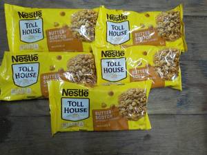 lot 213 image: 5 bags 11 oz Butterscotch Morsels...