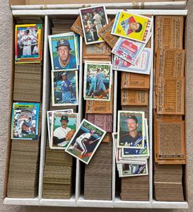 lot 177 image: Bulk 1988-1990 Topps Baseball Cards