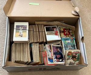 lot 190 image: Bulk 80s & 90s Misc Football, Baseball, Basketball Cards