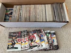 lot 199 image: Misc 90s Hockey Card Box