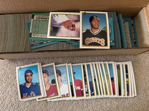 lot 201 image: 1990 Topps Bowman Baseball Cards Bulk