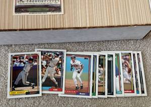 lot 202 image: 1992 Topps Baseball Cards Bulk