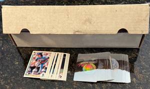 lot 208 image: 1991 Upper Deck Baseball Cards with Holograms
