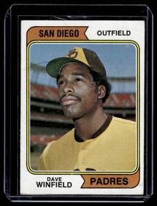lot 20 image: Dave Winfield RC 1974 Topps #456 Rookie Vintage Baseball Card