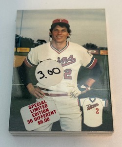 lot 233 image: 1982 Minnesota Twins 34 Post Card Team Set New in Package - Kent Hrbek Rookie Year