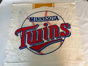 lot 259 image: Minnesota Twins and Schmidt Beer Beach Towell