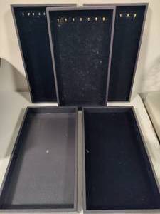 lot 50 image: Five Jewelry Storage Trays wTravel Carrying Tote