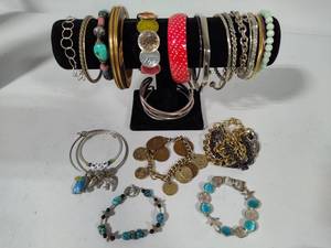 lot 73 image: Lot of Assorted Bracelets