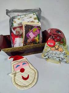 lot 87 image: Metal Holiday Decor  Assorted CardsLabels