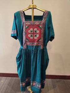 lot 32 image: Womens Applique Hand Stitched Dress